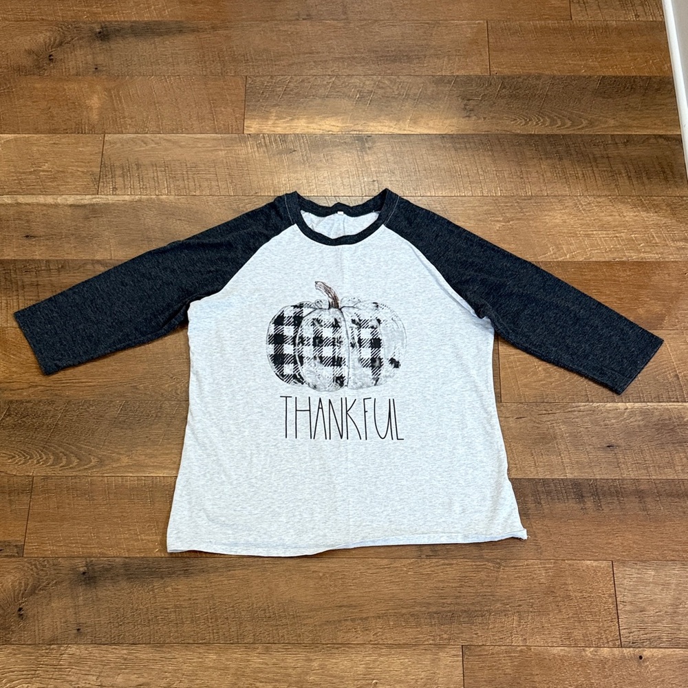 Women’s 'Thankful' Plaid Pumpkin Raglan Top - Black & Gray 3/4 sleeve